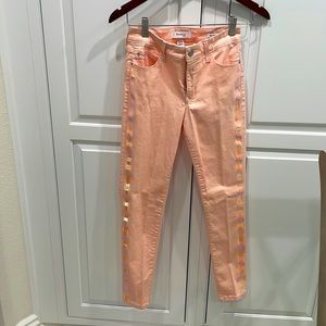 Skinny Girl Jeans! Size 2 never worn ! Such a pretty peach.
